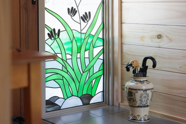 Photo of property in 27 Cascade Way, Paraparaumu, 5032