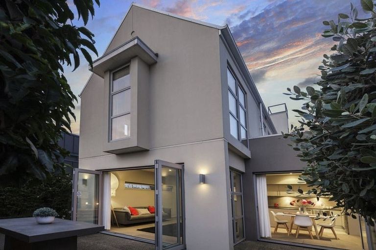 Photo of property in 38 Rhodes Street, Merivale, Christchurch, 8014