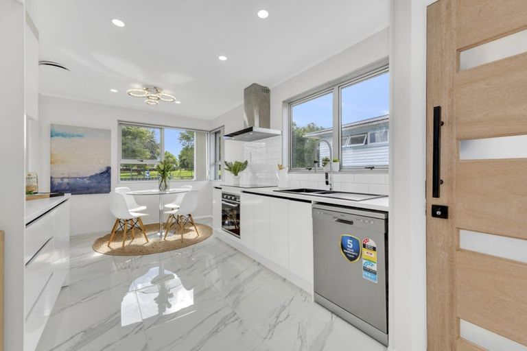 Photo of property in 118 Rowandale Avenue, Manurewa, Auckland, 2102