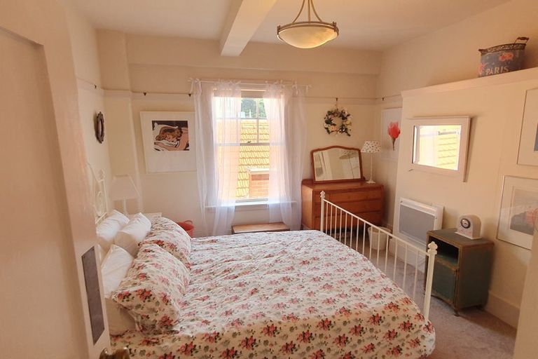 Photo of property in Inverleith House, 306 Oriental Parade, Oriental Bay, Wellington, 6011