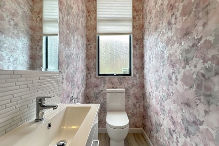 Photo of property in 51b Rodney Street, Howick, Auckland, 2014