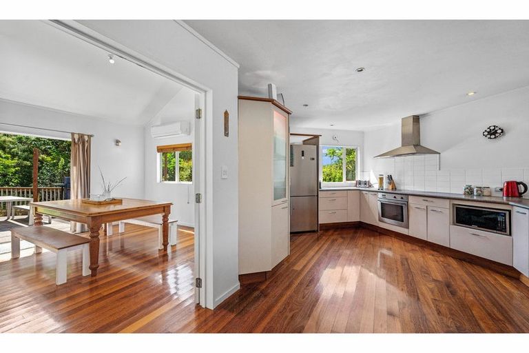 Photo of property in 29 Kate Sheppard Avenue, Torbay, Auckland, 0630