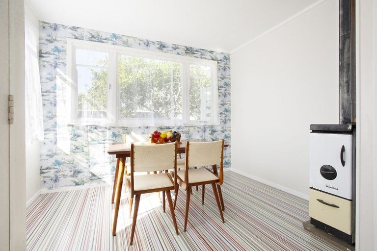 Photo of property in 23a Paparoa Road, Cockle Bay, Auckland, 2014