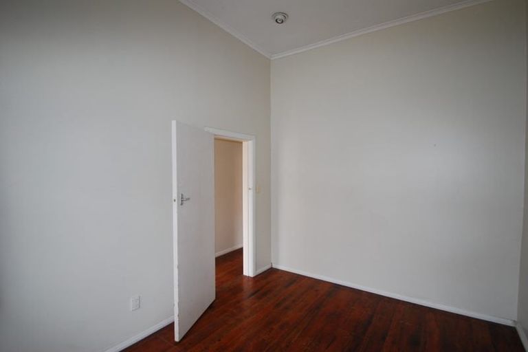 Photo of property in 168 Tasman Street, Mount Cook, Wellington, 6021