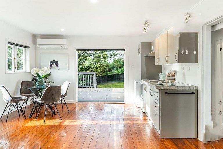 Photo of property in 21 Croydon Road, New Lynn, Auckland, 0600