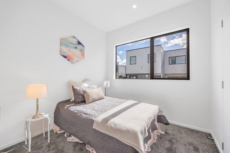 Photo of property in 18 Waka Street, Albany Heights, Auckland, 0632