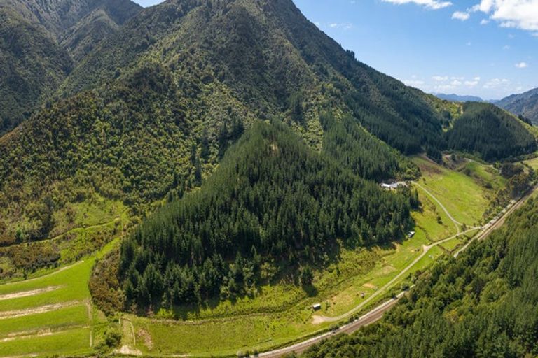 Photo of property in 300 State Highway 1, Mount Pleasant, Blenheim, 7273