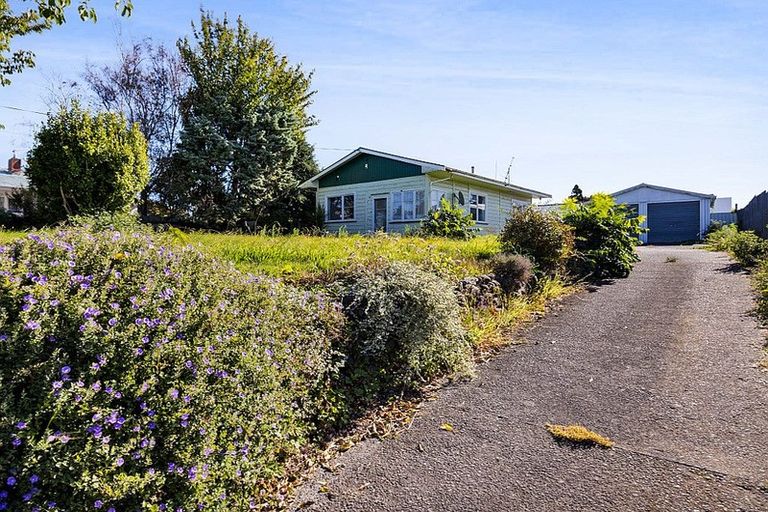 Photo of property in 35 Gladstone Street, Hawera, 4610