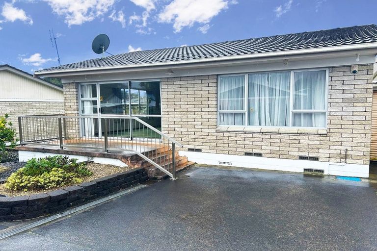 Photo of property in 42a Clevedon Road, Papakura, 2110