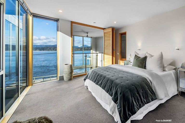 Photo of property in 257 Karaka Bay Road, Karaka Bays, Wellington, 6022