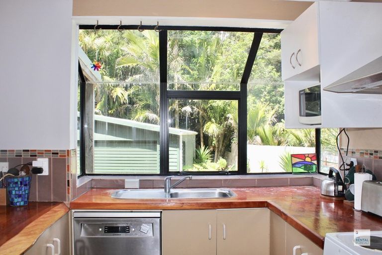 Photo of property in 174 Woodlands Park Road, Titirangi, Auckland, 0604