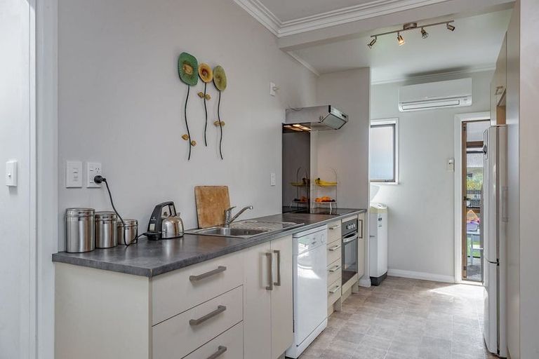 Photo of property in 5 Henry Street, Ebdentown, Upper Hutt, 5018