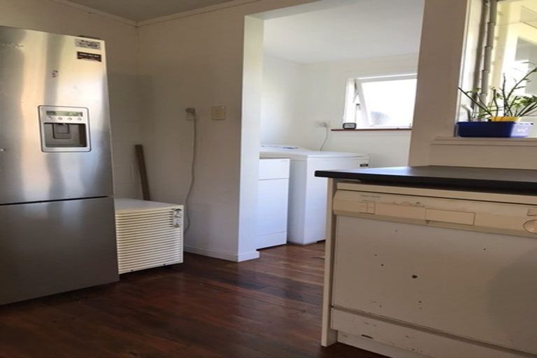 Photo of property in 3/2 Lansdowne Street, Bayswater, Auckland, 0622