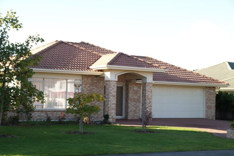 Photo of property in 7 Montecito Place, Golflands, Auckland, 2013