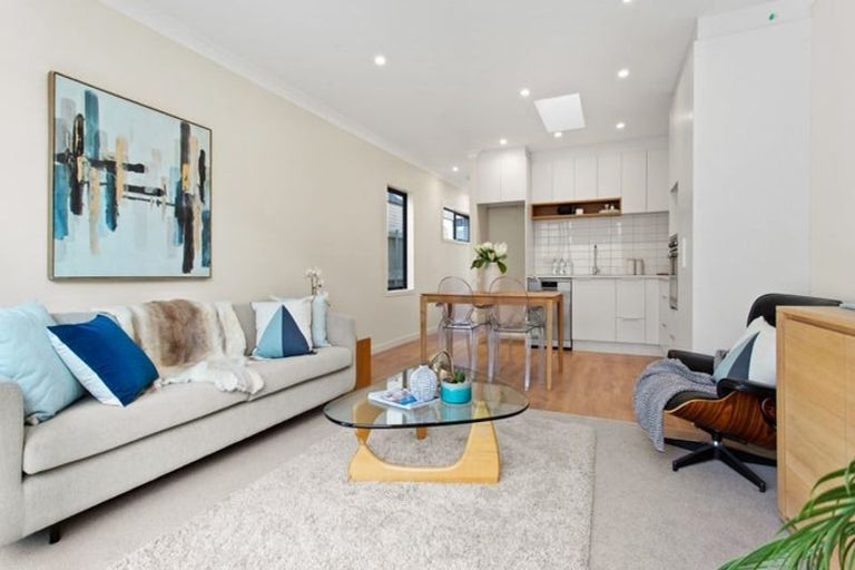 Photo of property in 10 Orona Place, Takanini, 2112