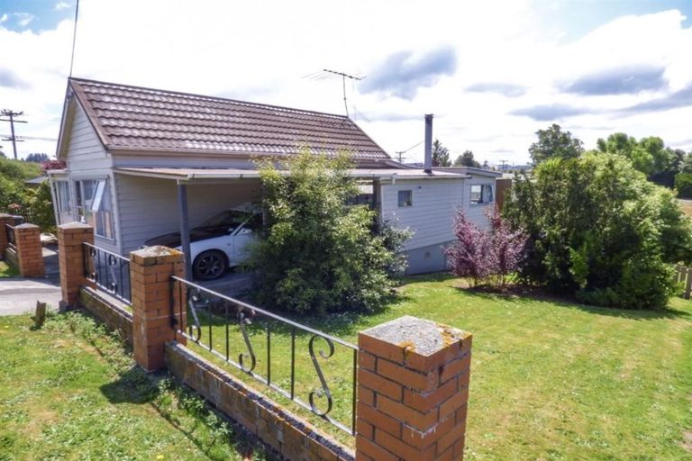 Photo of property in 1 Armstrong Street, Balclutha, 9230