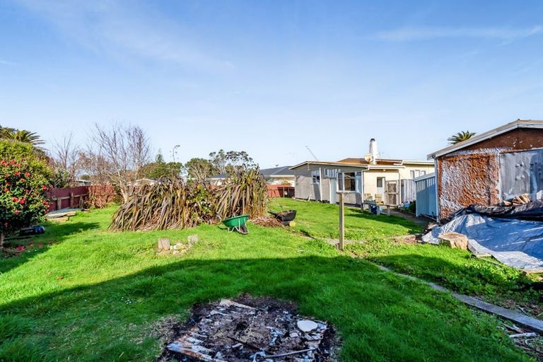 Photo of property in 139 Tasman Street, Opunake, 4616