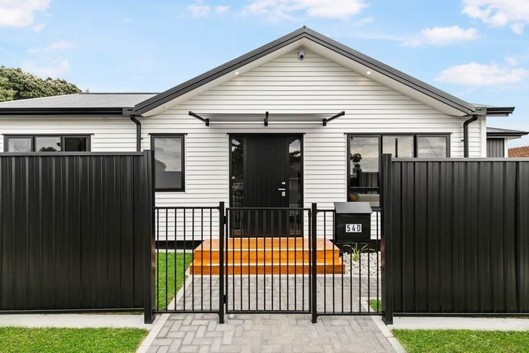Photo of property in 54d Te Atatu Road, Te Atatu South, Auckland, 0610
