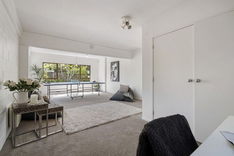 Photo of property in 154 Stapleford Crescent, Browns Bay, Auckland, 0630