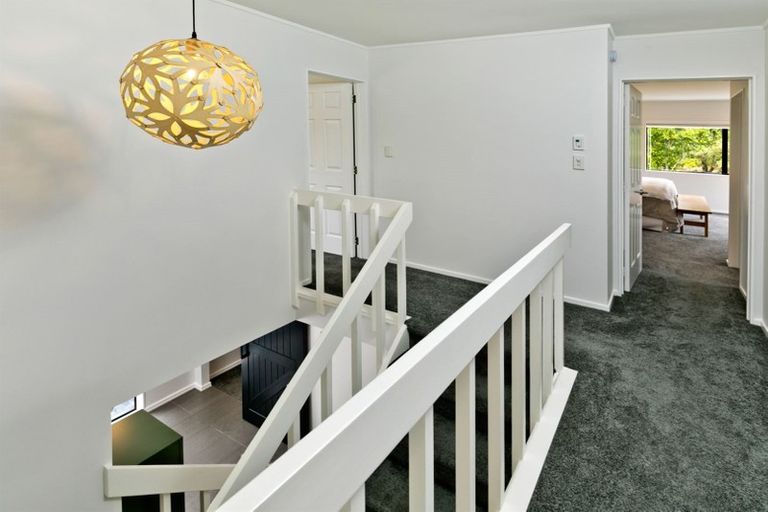 Photo of property in 1 Birchwood Grove, Greenhithe, Auckland, 0632