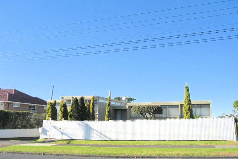 Photo of property in 151 Bleakhouse Road, Mellons Bay, Auckland, 2014