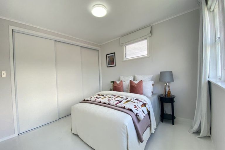 Photo of property in 12 Utting Street, Birkdale, Auckland, 0626