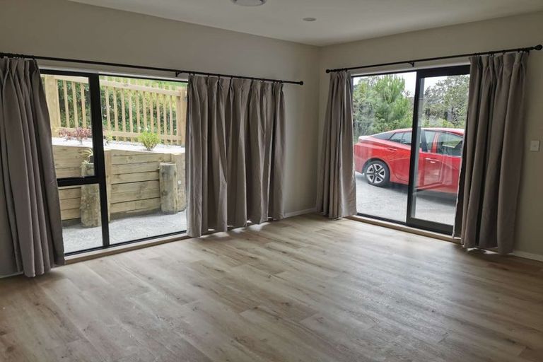 Photo of property in 10 Taurikura Way, Fairview Heights, Auckland, 0632