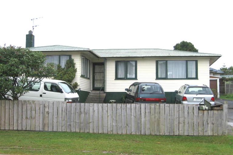 Photo of property in 74 Farquhar Road, Glendene, Auckland, 0602