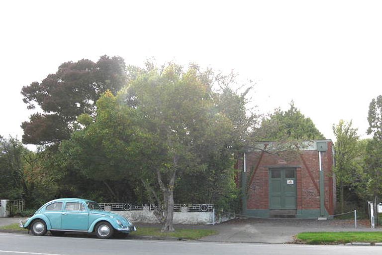 Photo of property in 82 Memorial Avenue, Ilam, Christchurch, 8053