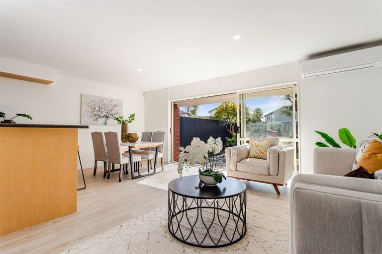 Photo of property in 4/23 Charlenne Close, Ranui, Auckland, 0612