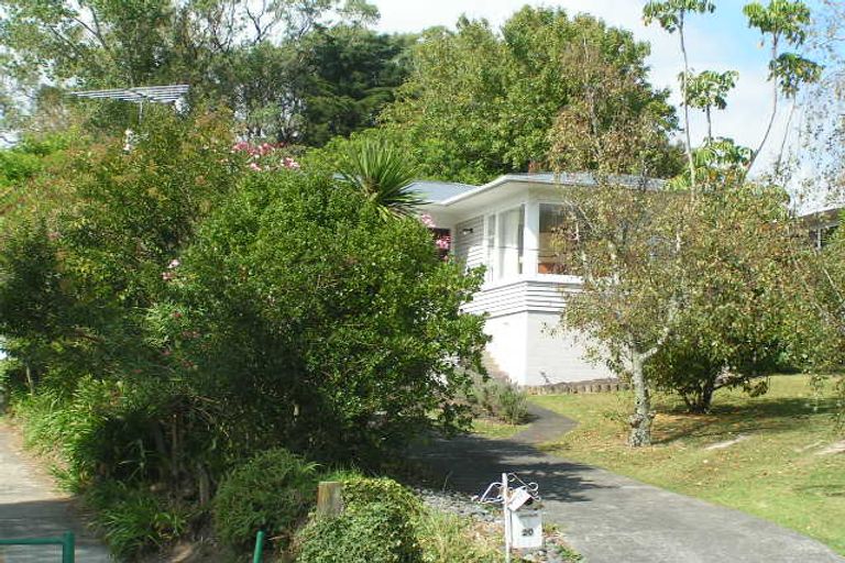 Photo of property in 20 Bond Crescent, Forrest Hill, Auckland, 0620