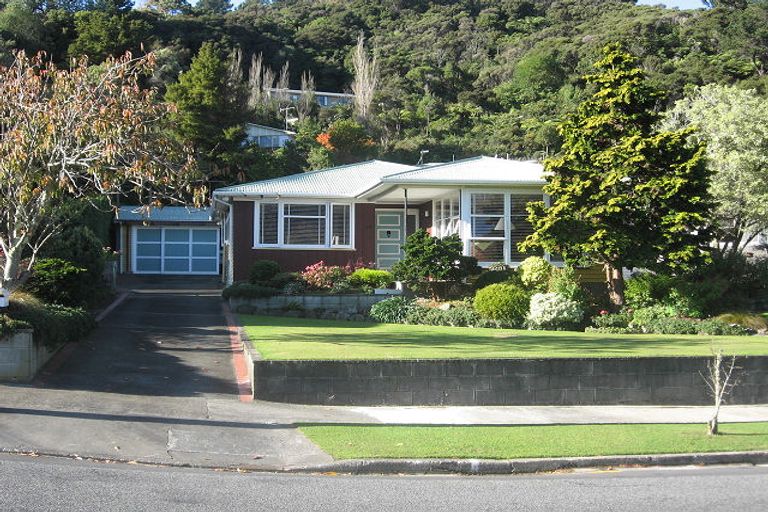 Photo of property in 109 Thomas Street, Stokes Valley, Lower Hutt, 5019