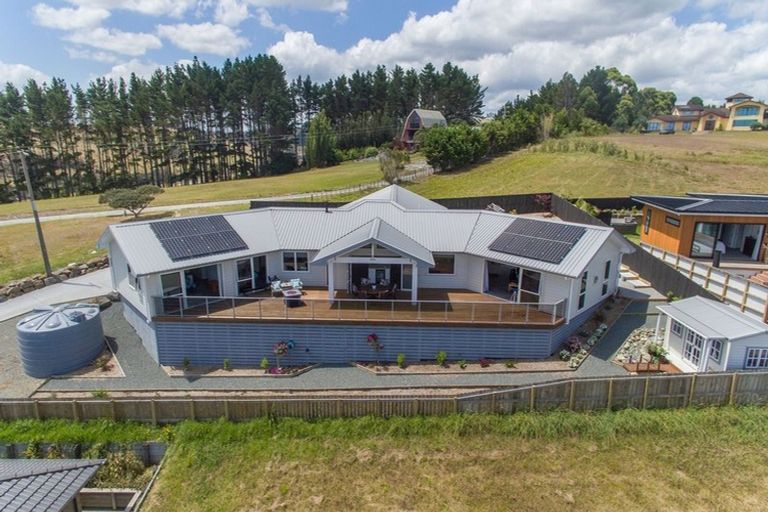 Photo of property in 11 Midgard Road, Coopers Beach, 0420