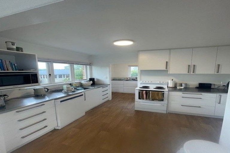 Photo of property in 2/10 Belmont Terrace, Milford, Auckland, 0620