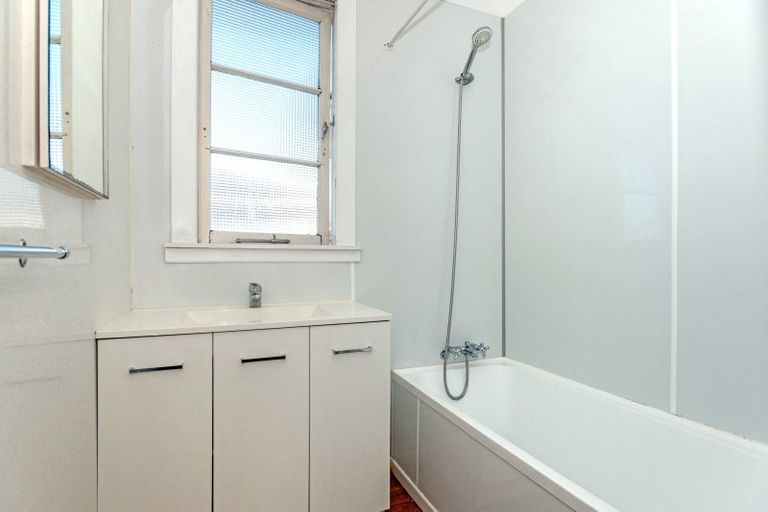 Photo of property in 828 Gladstone Road, Te Hapara, Gisborne, 4010