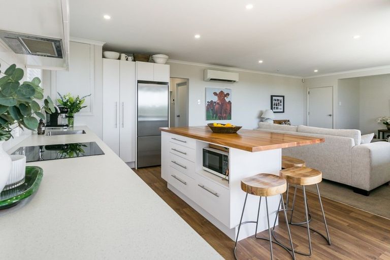 Photo of property in 54 Saint Georges Road, Karamu, Hastings, 4172