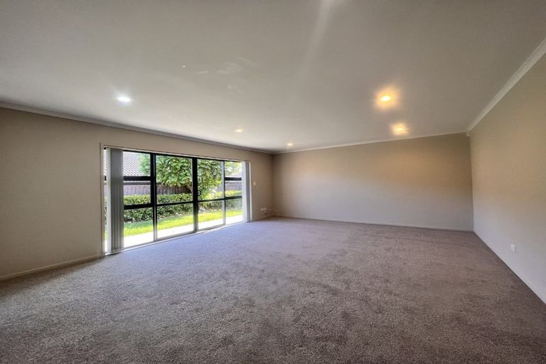 Photo of property in 38 Ranchod Terrace, Pukekohe, 2120