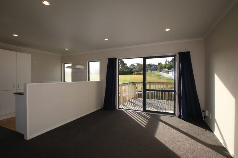 Photo of property in 17 Maywood Crescent, Glen Eden, Auckland, 0602