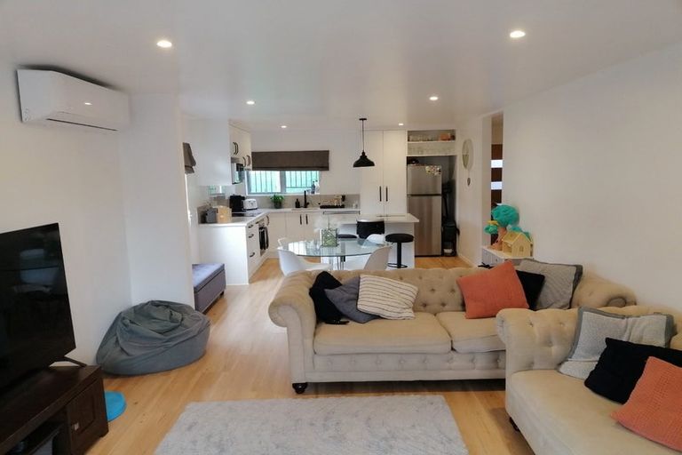 Photo of property in 20a Malmo Place, Massey, Auckland, 0614