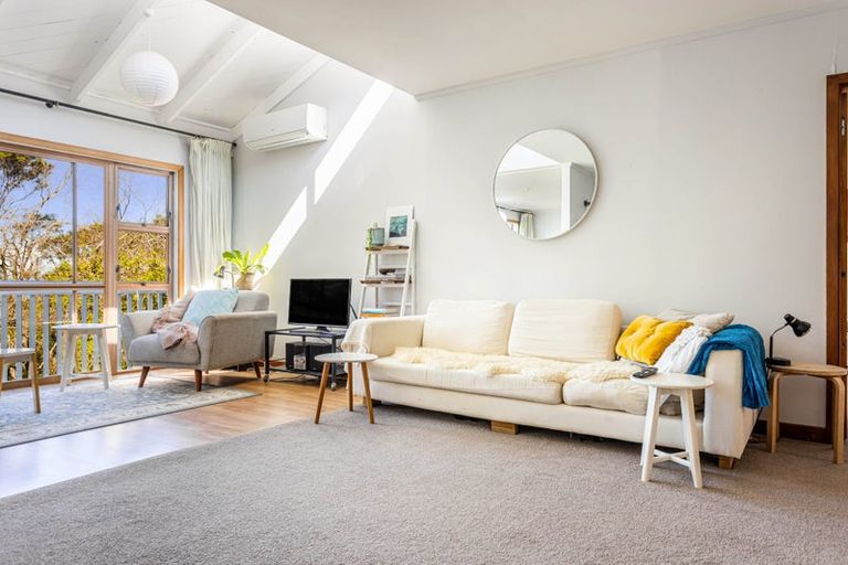 Photo of property in 83 Wood Bay Road, Titirangi, Auckland, 0604