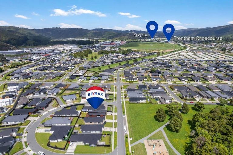 Photo of property in 11 Buddle Road, Wallaceville, Upper Hutt, 5018