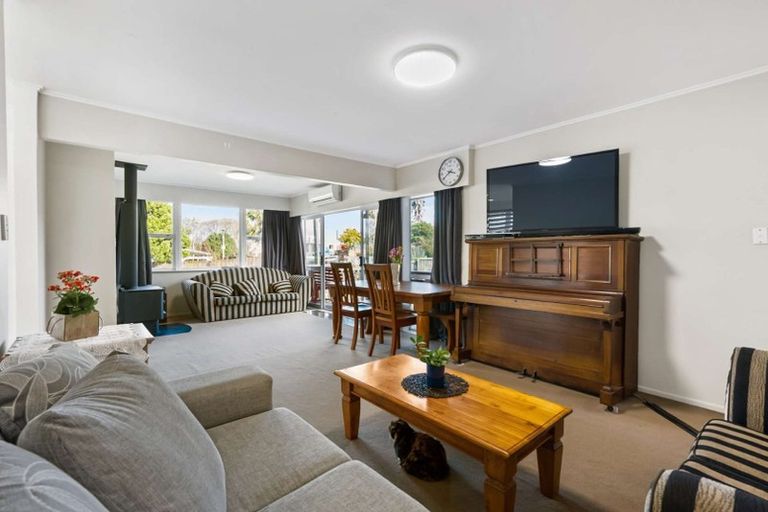 Photo of property in 66 Ferguson Street, Manurewa East, Auckland, 2102