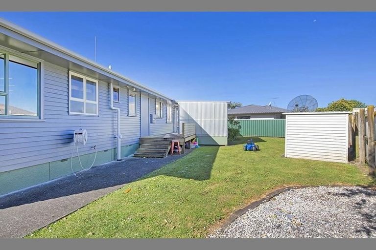 Photo of property in 85 Gloria Avenue, Te Atatu Peninsula, Auckland, 0610