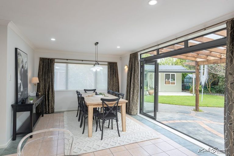 Photo of property in 21 Galveston Grove, Totara Park, Upper Hutt, 5018