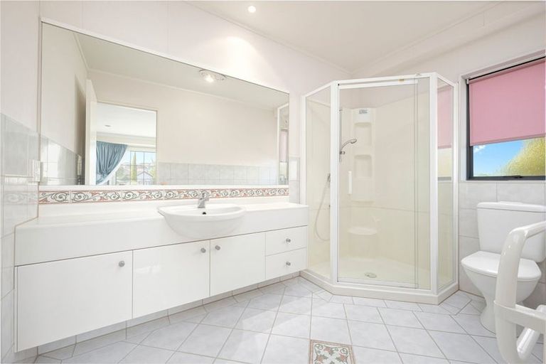 Photo of property in 2/2 Hobie Court, West Harbour, Auckland, 0618