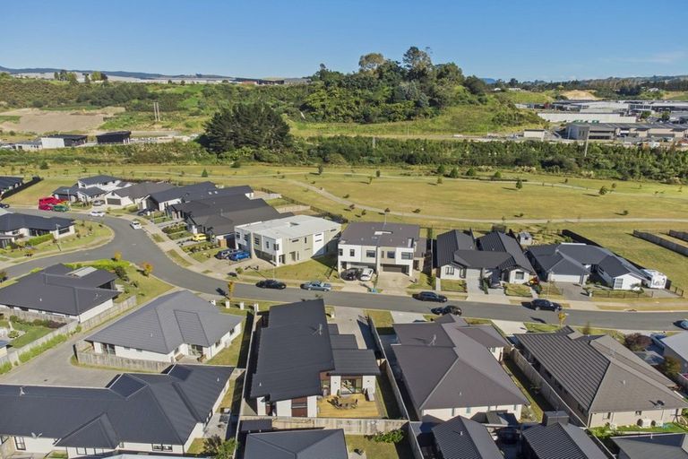 Photo of property in 82 Awataha Crescent, Pyes Pa, Tauranga, 3110
