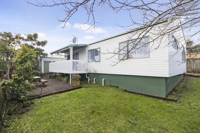 Photo of property in 1/62 Savoy Road, Glen Eden, Auckland, 0602