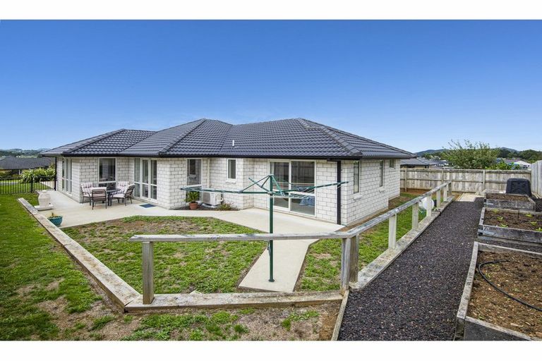 Photo of property in 39 Wairau Drive, Tikipunga, Whangarei, 0112