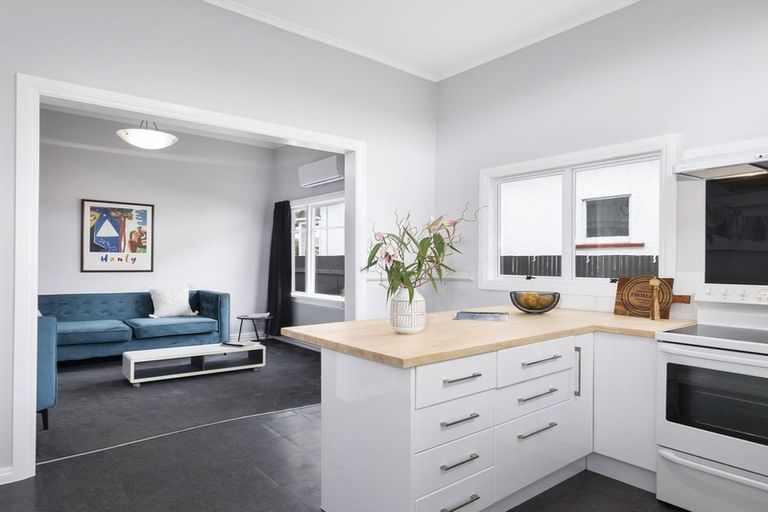 Photo of property in 256 Oxford Street, South Dunedin, Dunedin, 9012