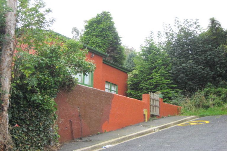 Photo of property in 27 Shortland Street, Caversham, Dunedin, 9011